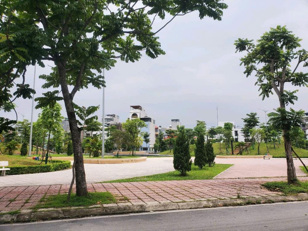 Bán Đất Ngọc Thuỵ, Long Biên - 80m2, Mặt Tiền 4.5m, Giá 19 Tỷ