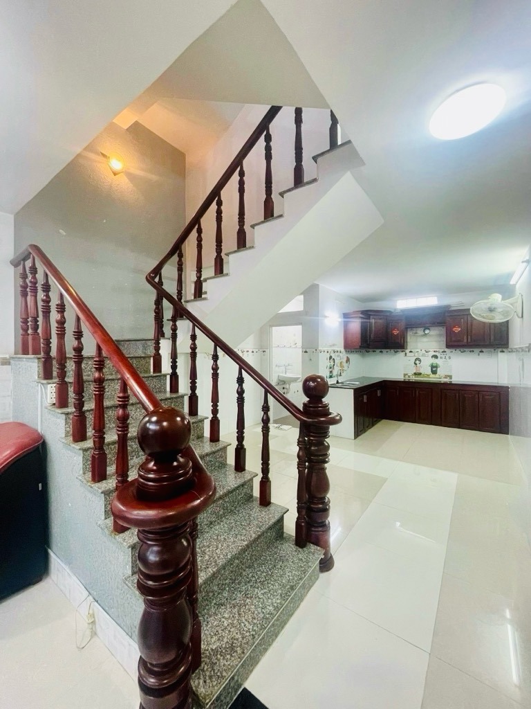 Bán nhà 2 tầng Gò Vấp 54m2 - Giá 4.9 tỷ - Nguyễn Văn Khối - Full nội thất