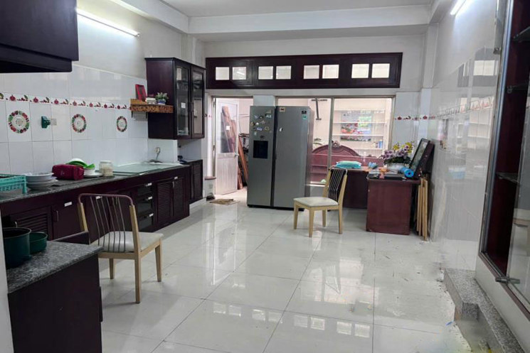 Nhà MT 3 tầng Đ.16m 109m2, Vuông – Bình Lợi BT