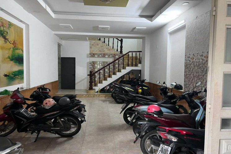 Nhà MT 3 tầng Đ.16m 109m2, Vuông – Bình Lợi BT