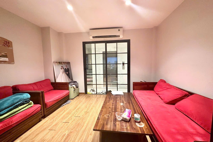Bán nhà Cổ Linh 35m 7 tầng thang máy, lô góc, ô tô hơn 8 tỷ