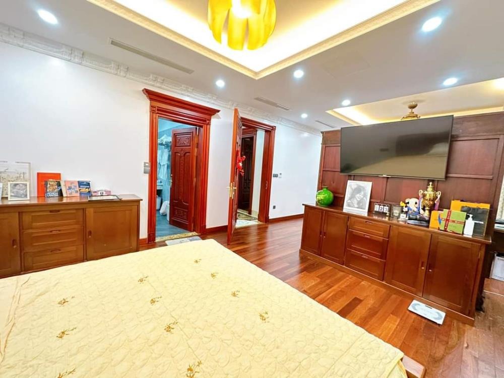 Bán Biệt Thự Hoàng Quán, Lô Góc View Công Viên Cầu Giấy - 300m2