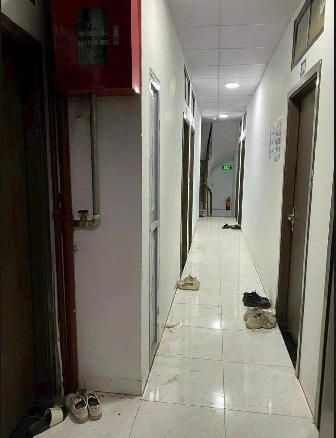 Bán Nhà Mặt Phố Nghĩa Tân 77m² - Kinh Doanh, Xây Tòa - Vỉa Hè Rộng
