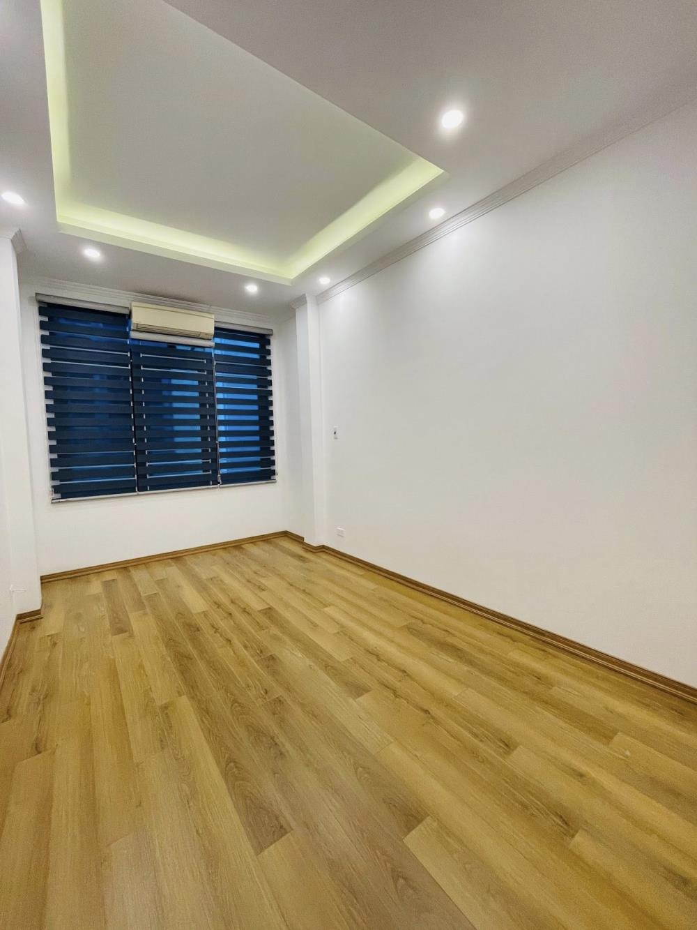 Vũ Tông Phan - Nhà 4 Tầng, Oto Đỗ Cửa, Giá 8 Tỷxx