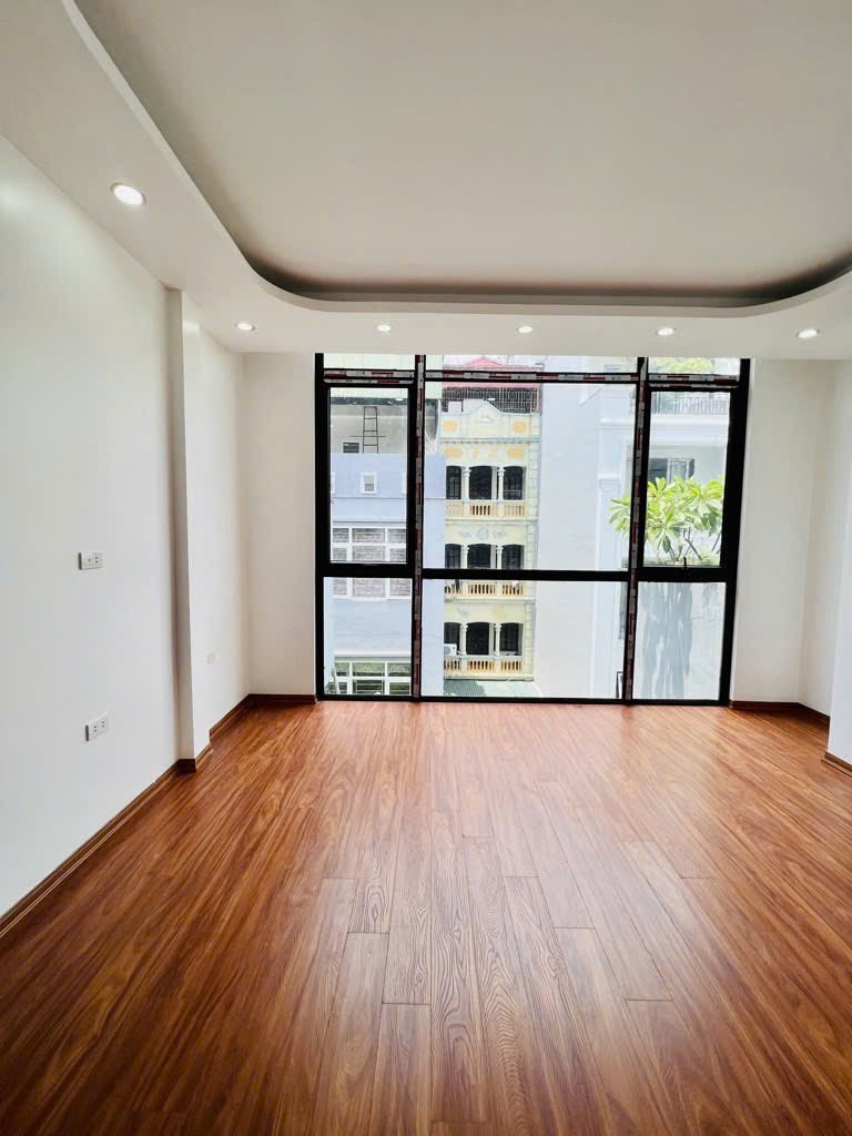 Nhà Phố 5 Tầng, Thang Máy, Vị Trí Vàng - Trần Khát Chân - Lò Đúc - 68m2