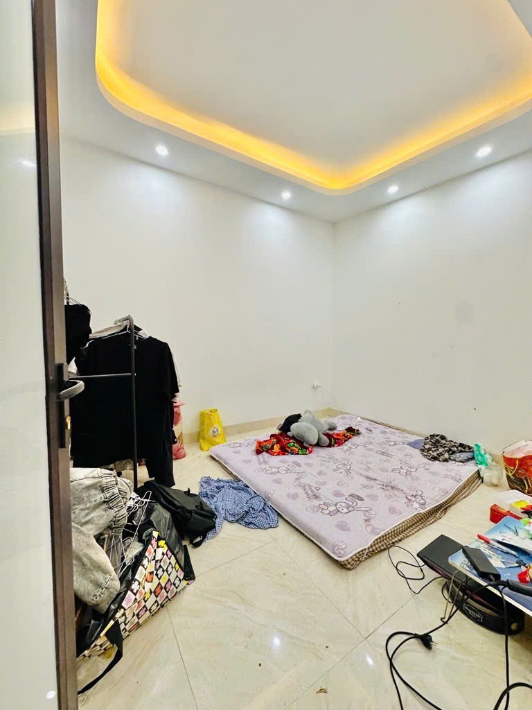 Bán Nhà Phố Tam Trinh: Ô Tô Đỗ Cửa, Dân Xây, Giá 12 Tỷ