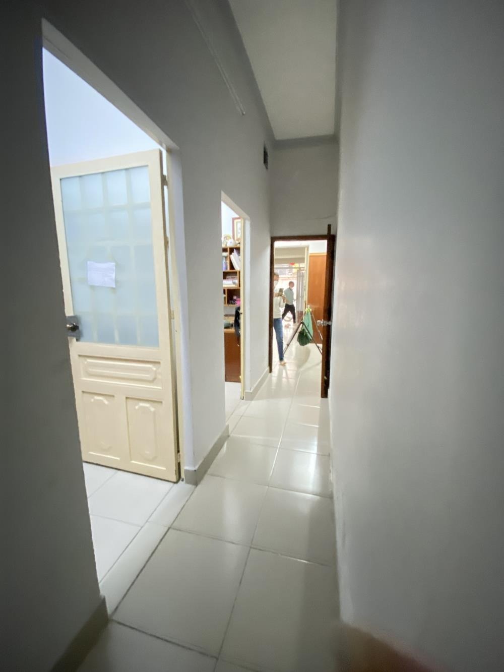 Bán Đất Tặng Nhà Cấp 4, Hẻm Xe Hơi, Gần BV Lê Văn Thịnh, Quận 2 - 5 Tỷ