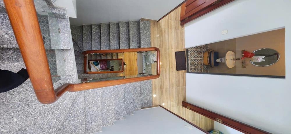 Bán nhà HXH Quận 7 - 62.7m2, 4PN, Giá 6.1 tỷ - Pháp lý chuẩn