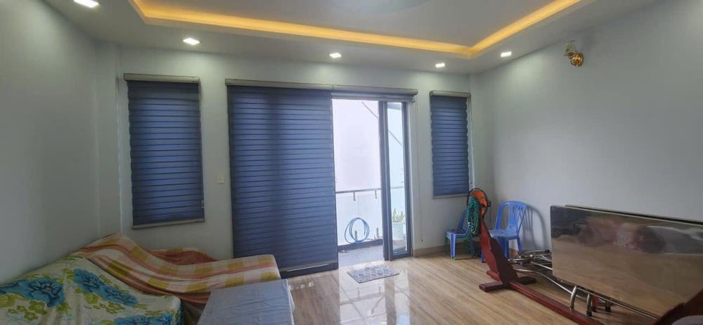 Bán nhà HXH Quận 7 - 62.7m2, 4PN, Giá 6.1 tỷ - Pháp lý chuẩn