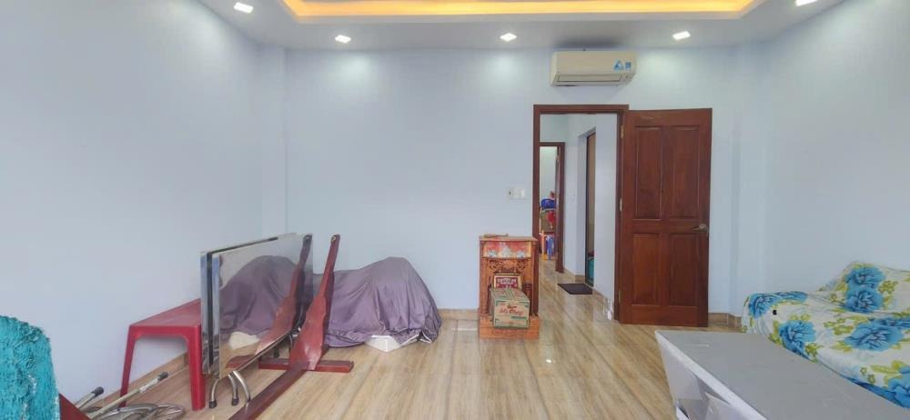 Bán nhà HXH Quận 7 - 62.7m2, 4PN, Giá 6.1 tỷ - Pháp lý chuẩn