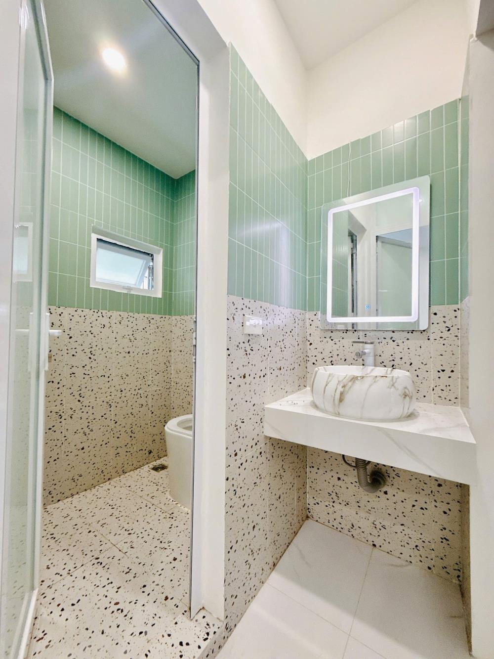Căn hộ 2PN, 70m² Hoàng Quốc Việt - 3.8 tỷ - Gần KĐT Nam Cường, ĐH