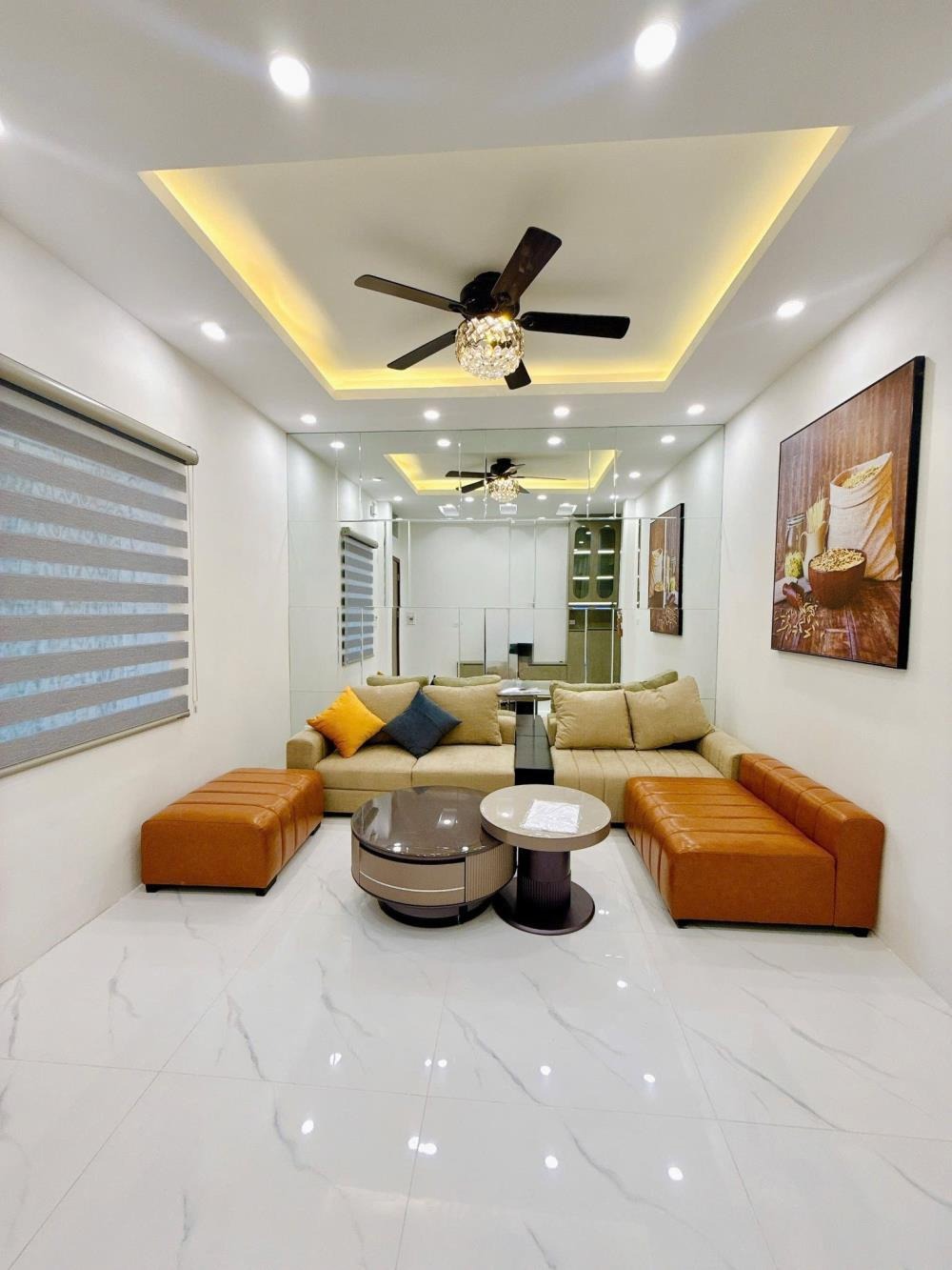 Căn hộ 2PN, 70m² Hoàng Quốc Việt - 3.8 tỷ - Gần KĐT Nam Cường, ĐH