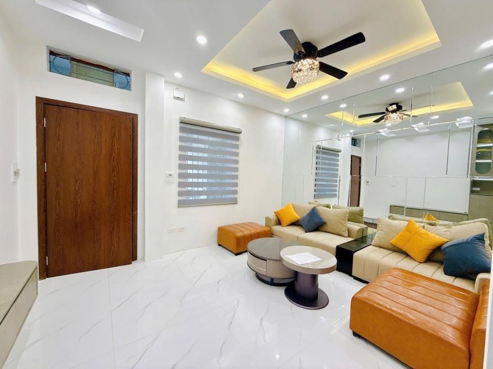 Căn hộ 2PN, 70m² Hoàng Quốc Việt - 3.8 tỷ - Gần KĐT Nam Cường, ĐH