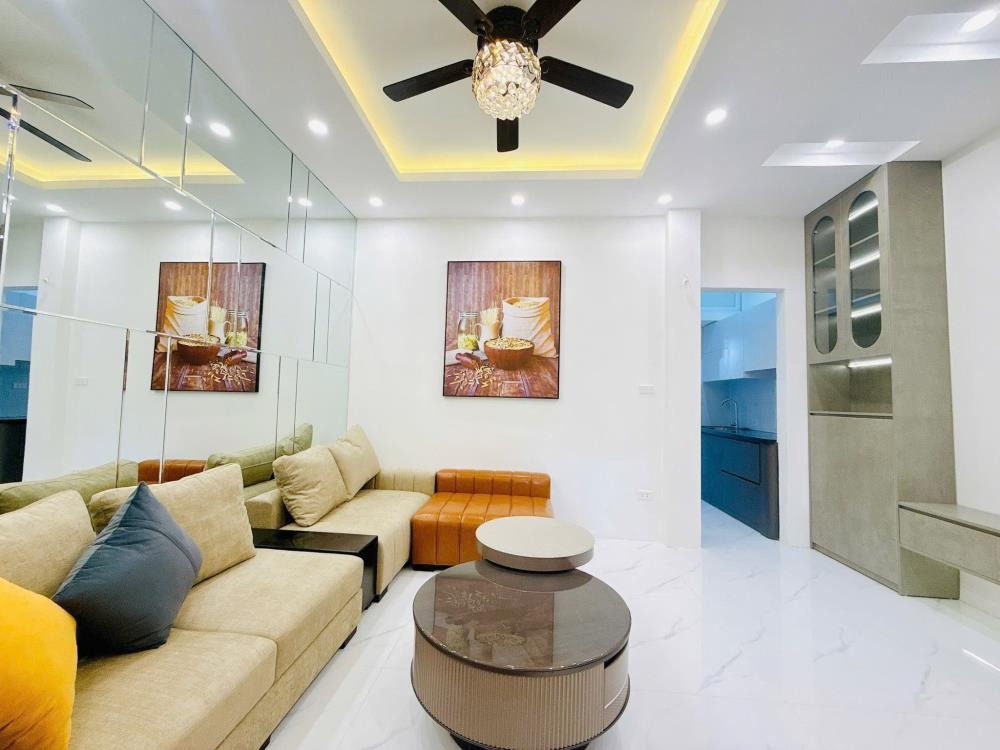 Căn hộ 2PN, 70m² Hoàng Quốc Việt - 3.8 tỷ - Gần KĐT Nam Cường, ĐH