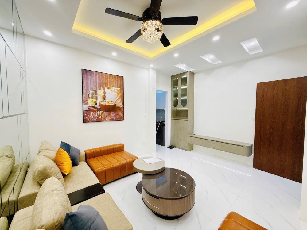 Căn hộ 2PN, 70m² Hoàng Quốc Việt - 3.8 tỷ - Gần KĐT Nam Cường, ĐH