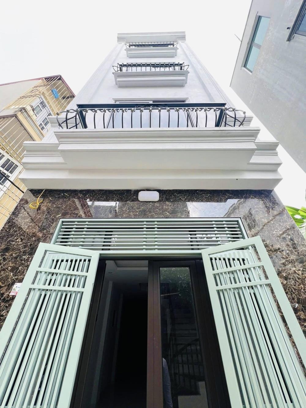 Bùi Xương Trạch Thanh Xuân - View Hồ Mặt Phố, Kinh Doanh Vàng - 50m2, 4 Tầng