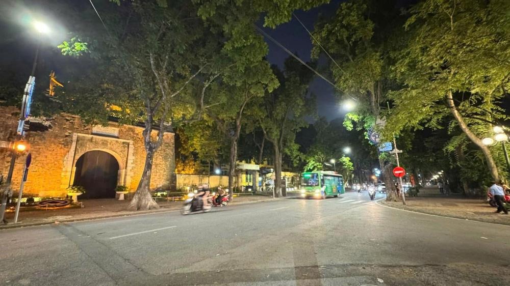 Mặt phố góc lô góc khủng 7.6m - Đầu tư sinh lời ngay tại Ba Đình