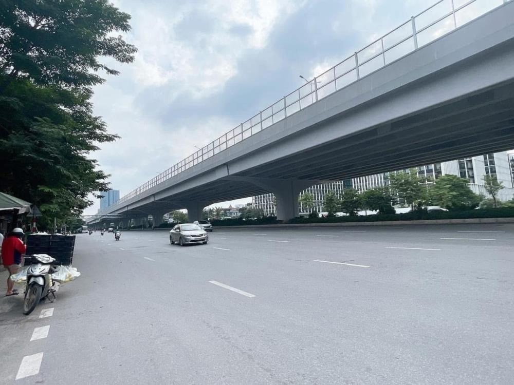 Bán nhà Phạm Văn Đồng - 188m2 - 5 tầng - Mặt tiền 10m - Lô góc - 44 tỷ