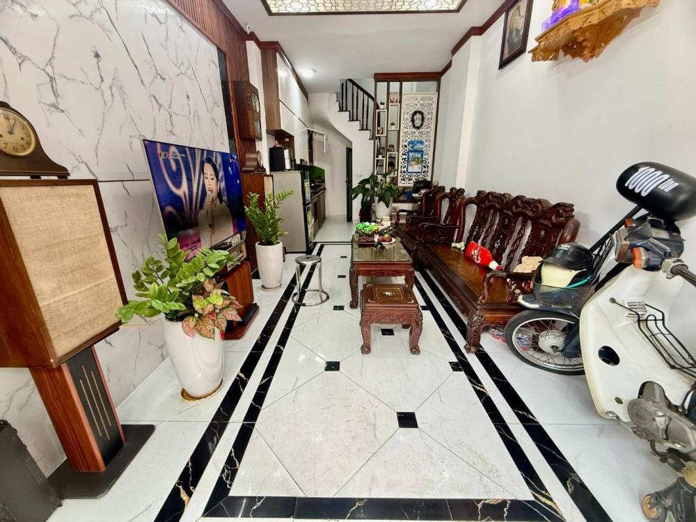 Nhà Tôn Đức Thắng - Đống Đa: 35m2 - 8.25 tỷ - Mới đẹp - Thông thoáng