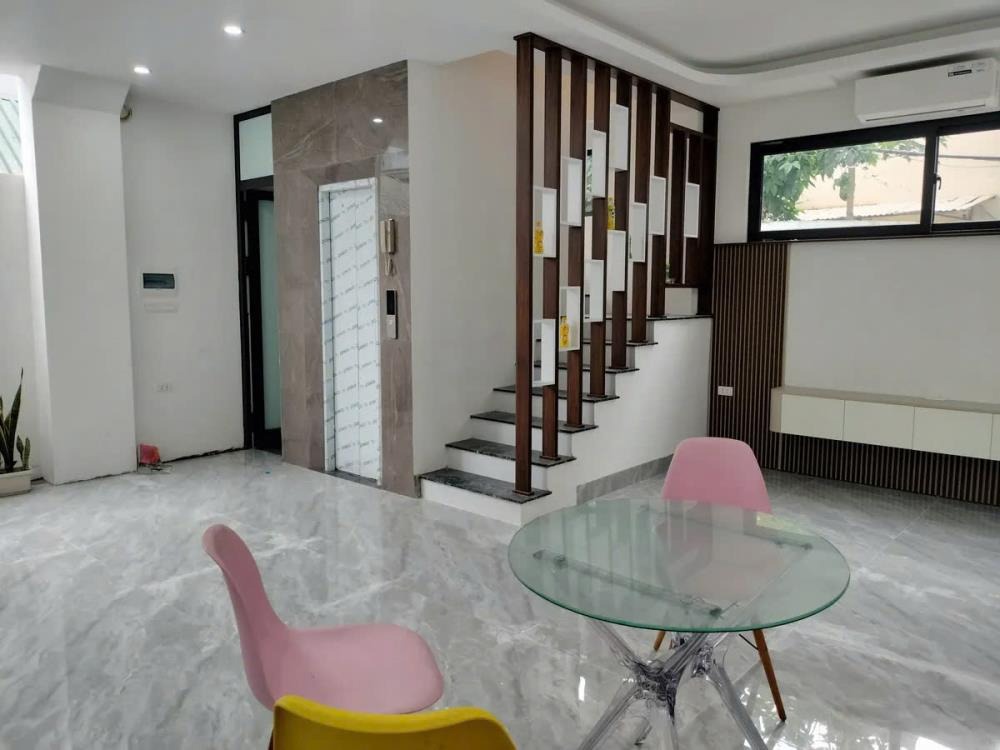 Nhà 6 Tầng Thang Máy, 2 Mặt Ngõ, Long Biên - Giá 9.25 Tỷ