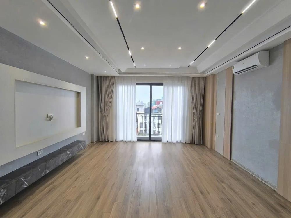 Cổ Linh Phố Trạm - Nhà 6 Tầng, Thang Máy, Gara - Gần Aeon Long Biên