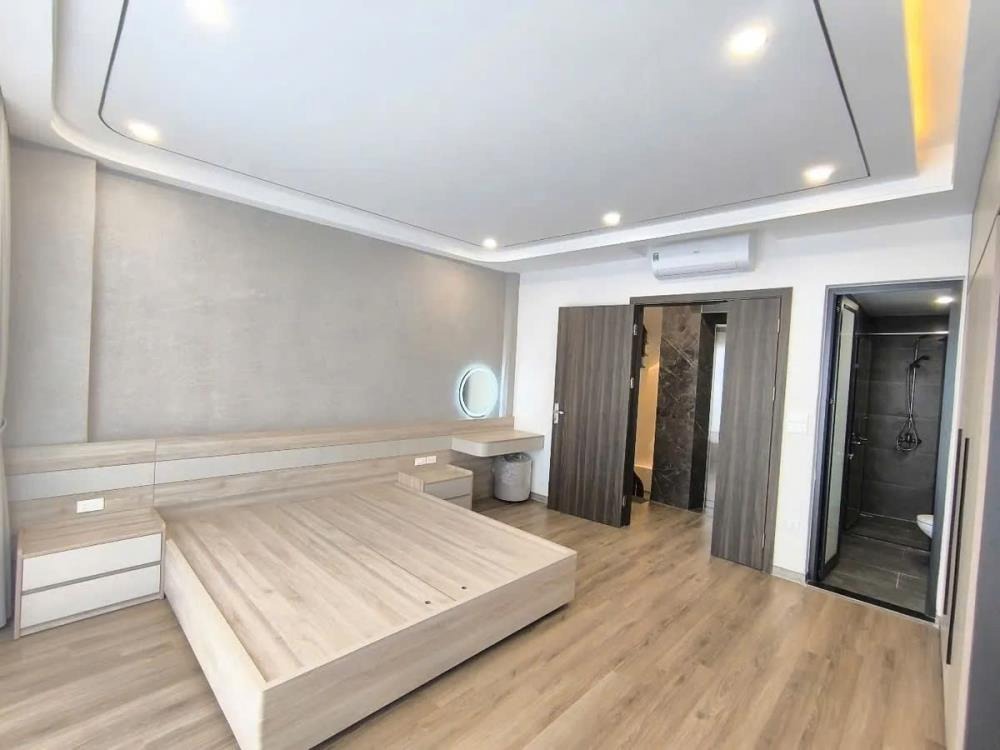 Cổ Linh Phố Trạm - Nhà 6 Tầng, Thang Máy, Gara - Gần Aeon Long Biên