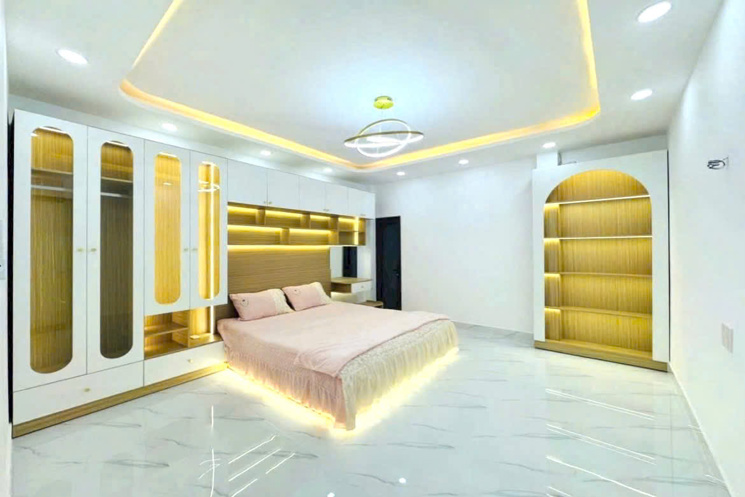 Bán Gấp Nhà Hẻm Nguyễn Văn Quỳ, Quận 7 - 4 Tầng, 4PN, Giá Chỉ 4.9 Tỷ, Sổ Đỏ