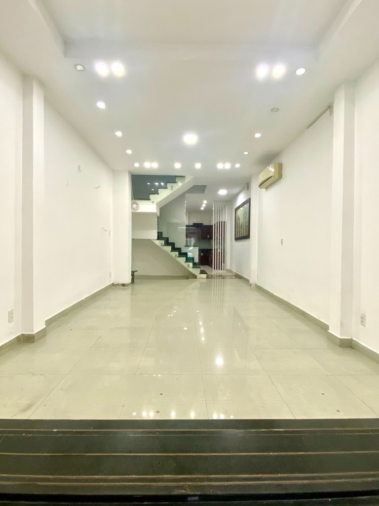 Bán nhà mặt tiền Bàu Cát, Tân Bình 64m2 - Vị trí đẹp, kinh doanh đỉnh, giá 13 tỷ