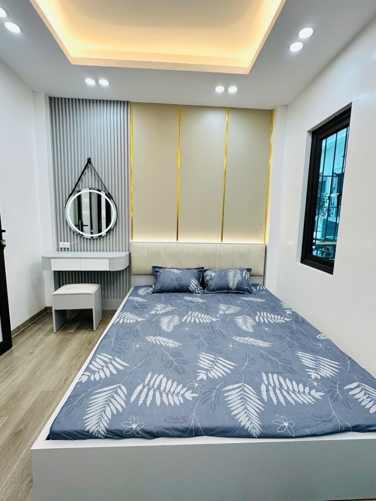 Sổ Đỏ Riêng, Vuông Đẹp, 4 Tầng - Gần Ô Tô, Giá 4 Tỷ - Vĩnh Hưng