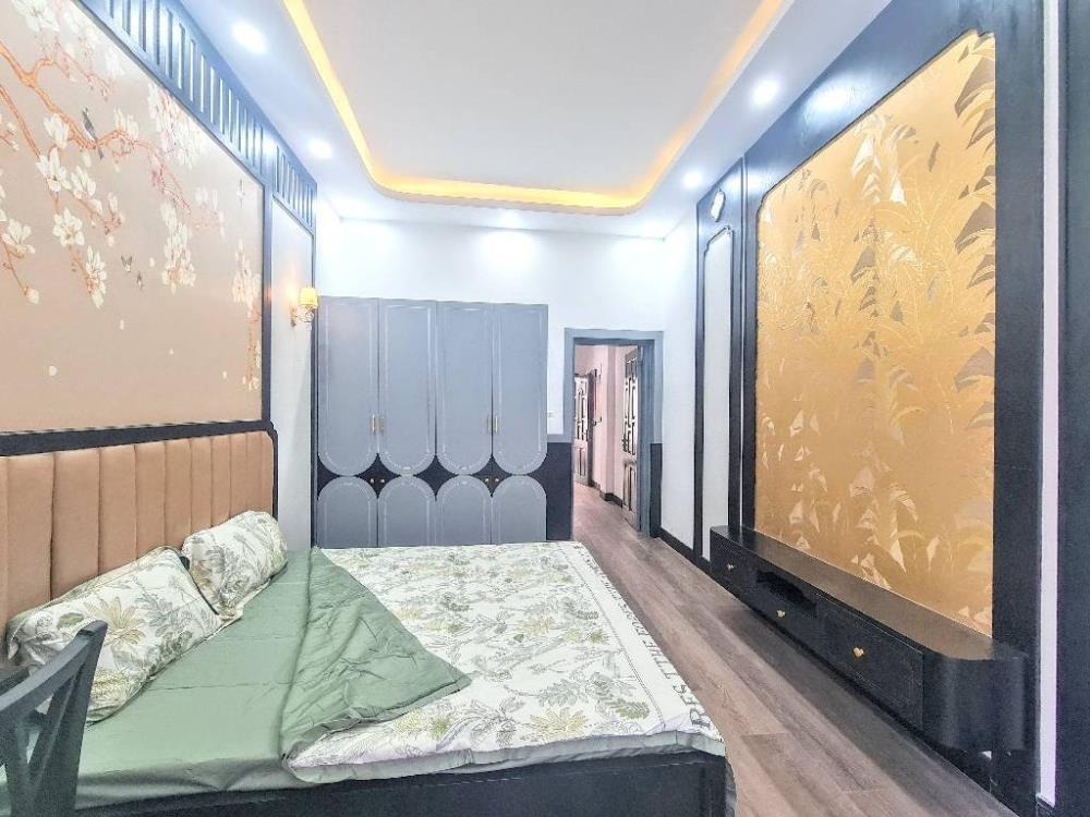 Bán nhà Lĩnh Nam - Hoàng Mai - 48m² - 4 Tầng - Ô Tô Đỗ Cửa - Giá 9 Tỷ
