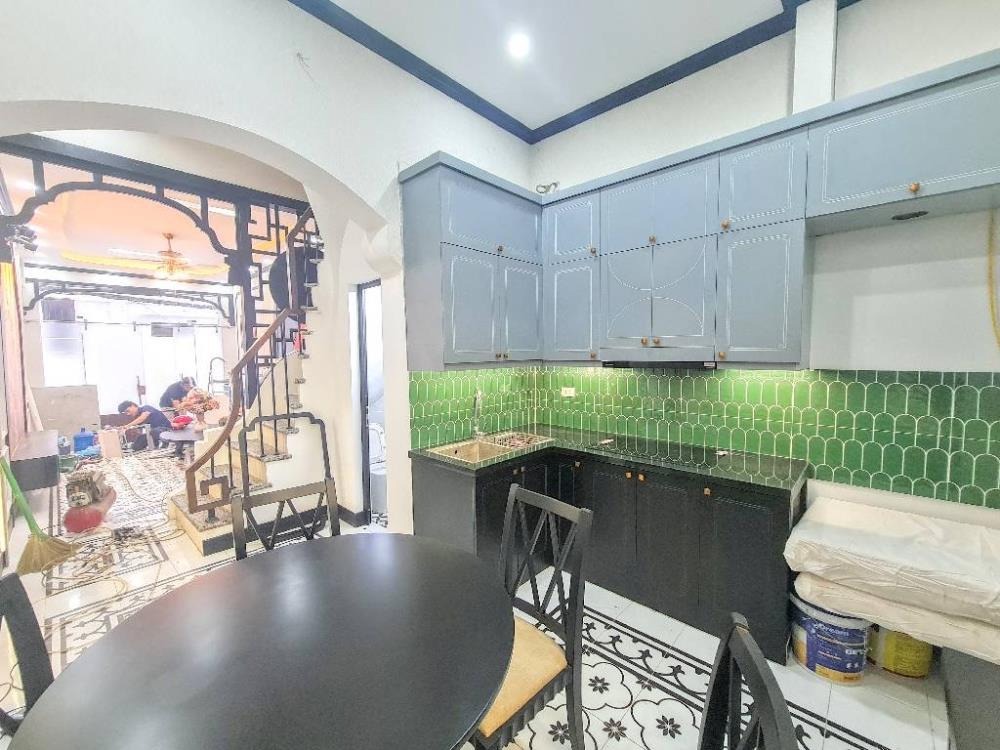 Bán nhà Lĩnh Nam - Hoàng Mai - 48m² - 4 Tầng - Ô Tô Đỗ Cửa - Giá 9 Tỷ