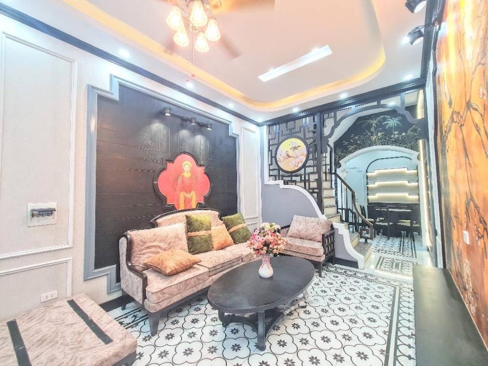 Bán nhà Lĩnh Nam - Hoàng Mai - 48m² - 4 Tầng - Ô Tô Đỗ Cửa - Giá 9 Tỷ