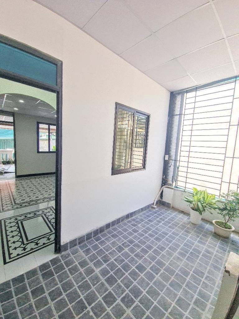Bán nhà Lĩnh Nam - Hoàng Mai - 48m² - 4 Tầng - Ô Tô Đỗ Cửa - Giá 9 Tỷ