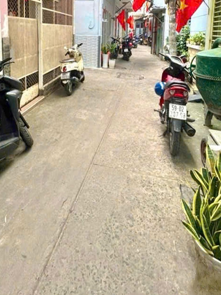 Hẻm Ba Gác Thông Thoáng, Vị Trí Đắc Địa Ngay Âu Cơ - Chỉ 5.95 Tỷ