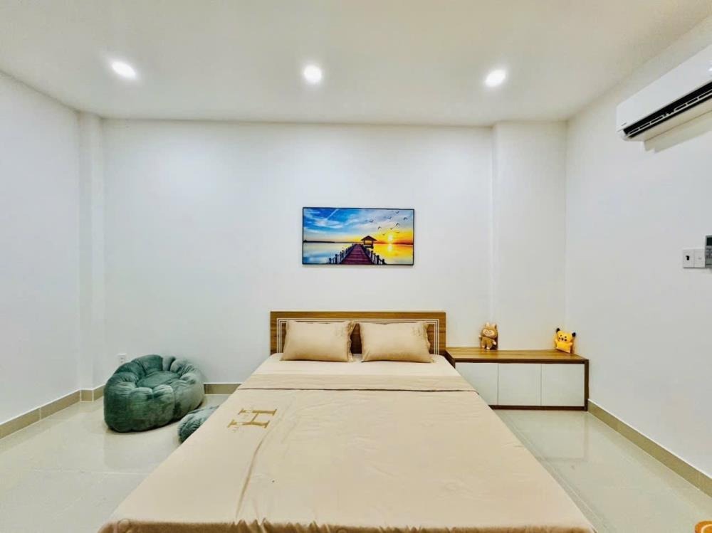 Nhà Nở Hậu Phạm Văn Chiêu - Ô Tô Vào Nhà - DTS 260m2 - 7.45 Tỷ