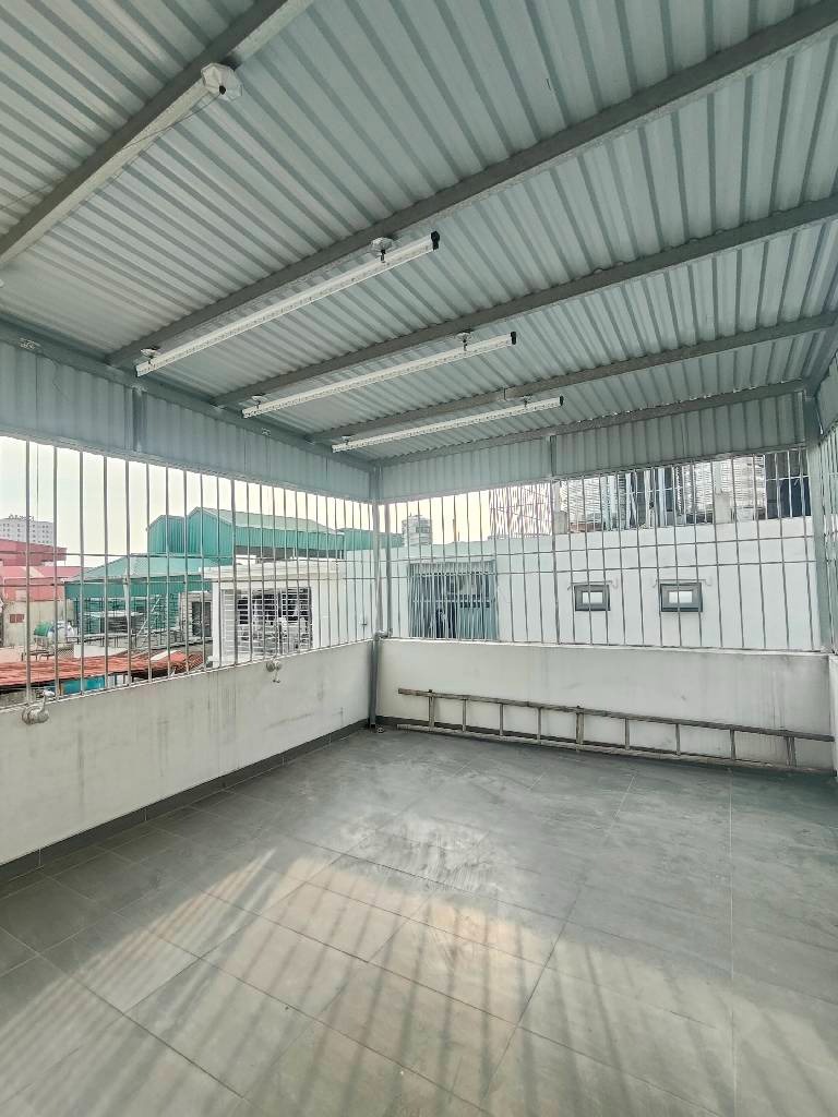 Bán nhà lô góc, ô tô lý thuyết, kinh doanh online - Vị trí đắc địa