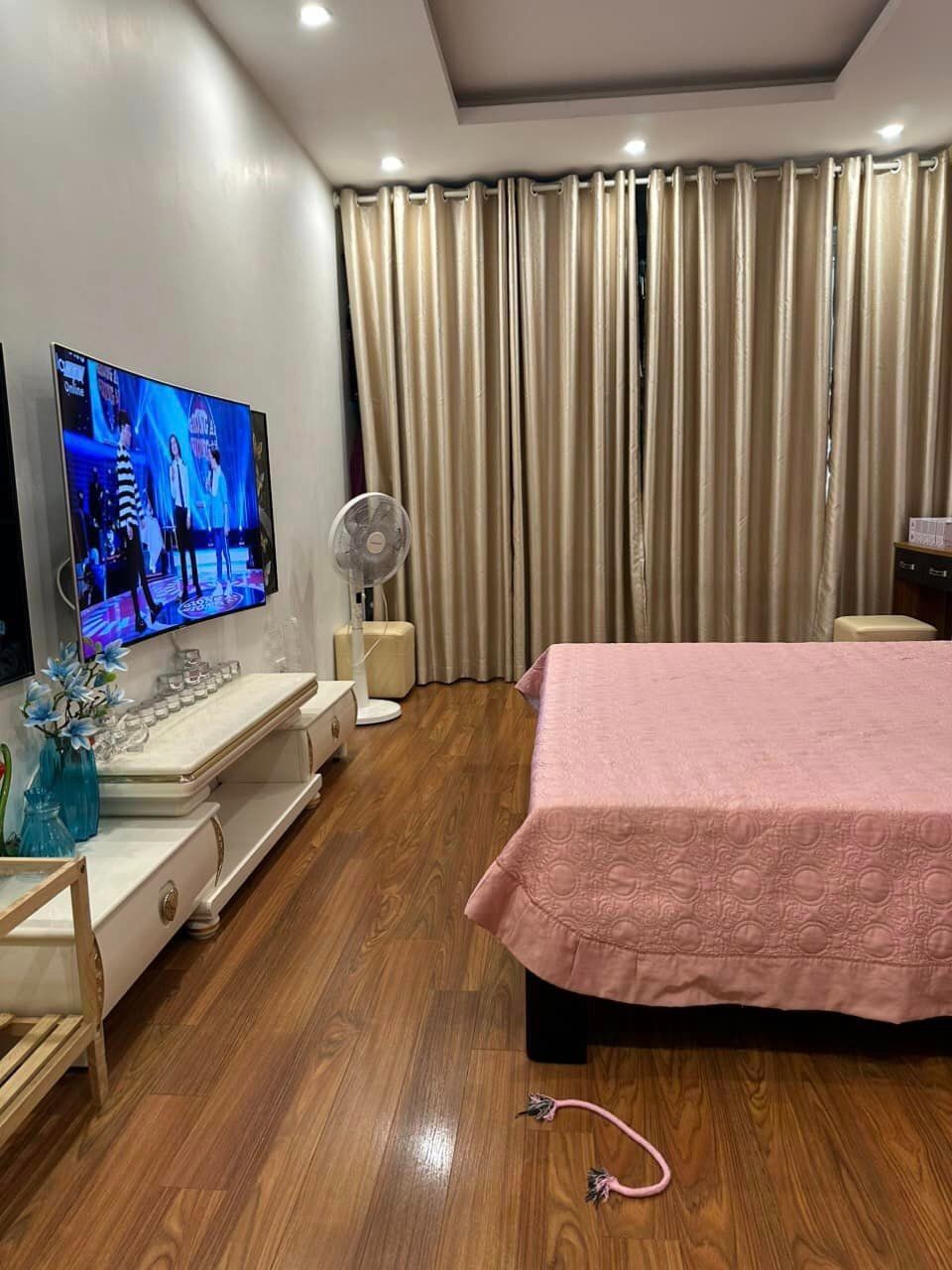 Bán nhà Kim Mã - 25m2, 5 Tầng, Ô Tô Tránh, Kinh Doanh - Giá 6.39 Tỷ
