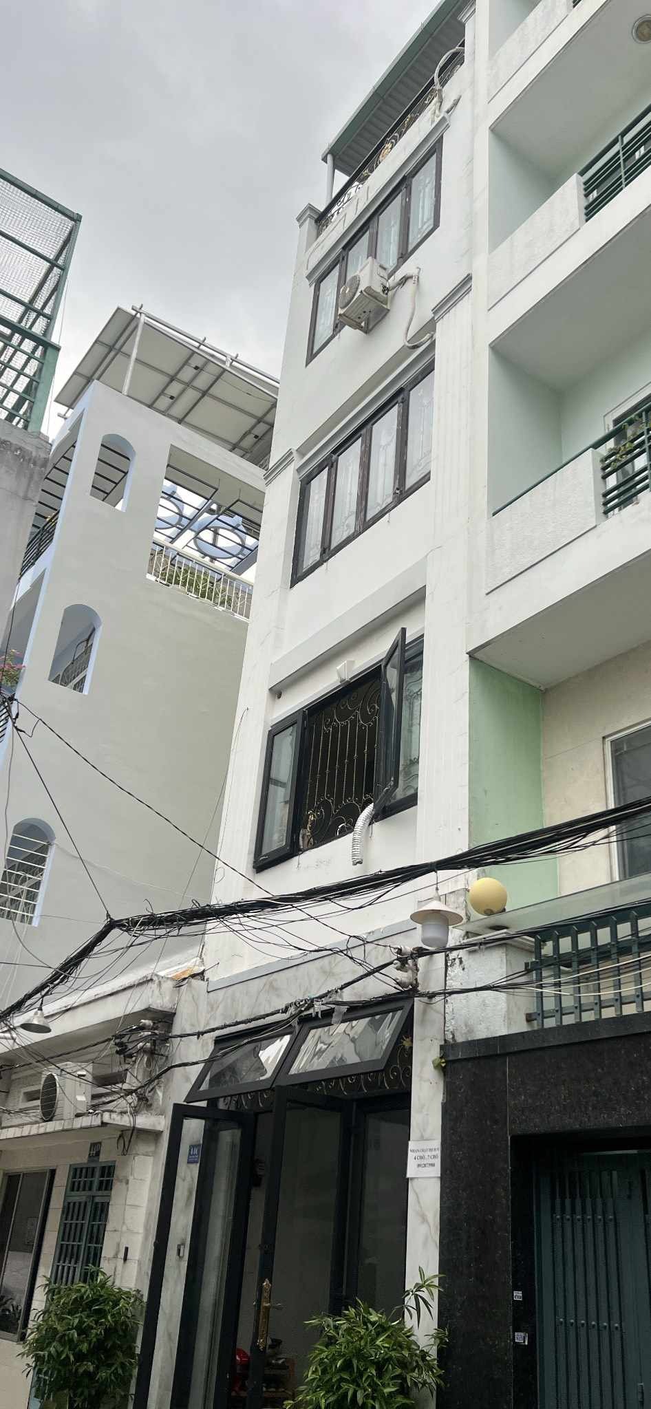 Nhà Quận 1 - 2 Mặt Tiền Oto - 9 Phòng Ngủ - 20.4 Tỷ (Thương Lượng)