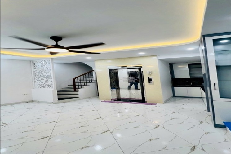 SIÊU ĐỈNH phố KHƯƠNG ĐÌNH- CHỈ 8 TỶ- THANG MÁY- LÔ GÓC