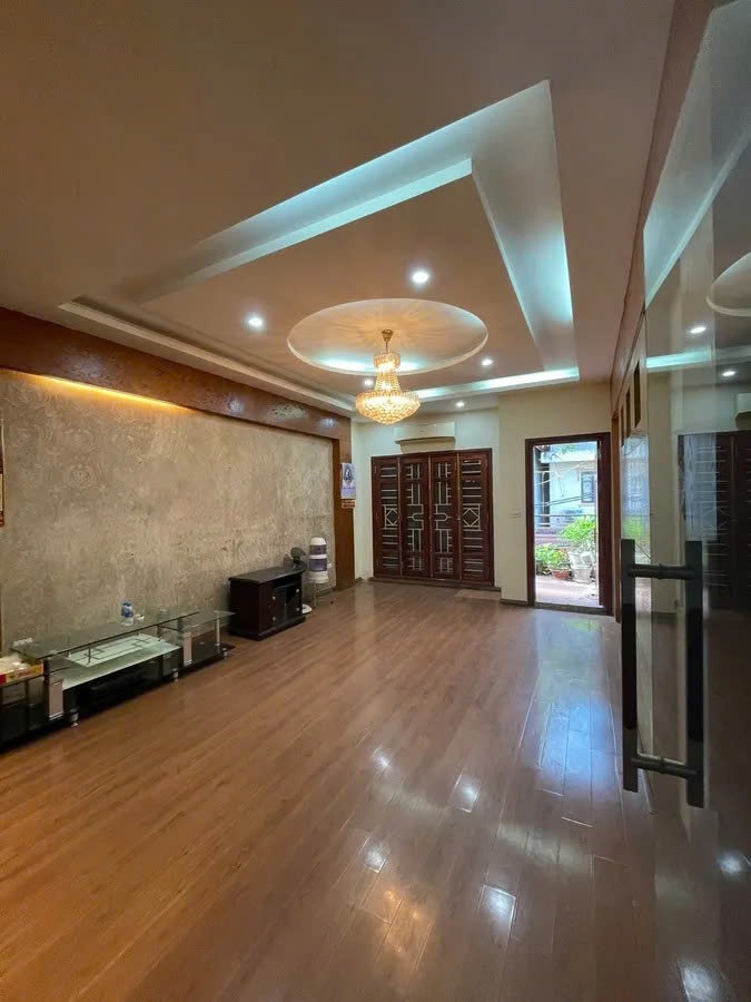 Bán Nhà Phố Đặng Tiến Đông 66m² 5 Tầng, Mặt Tiền 6m, Ô Tô Đỗ Cửa - 19.5 Tỷ