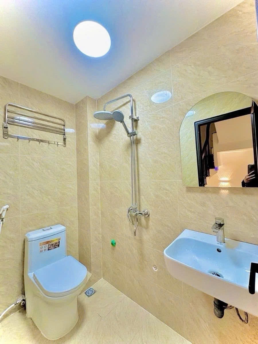 Nhà phố 4 tầng, Full Nội Thất - Vị Trí Đắc Địa, Giá Tốt
