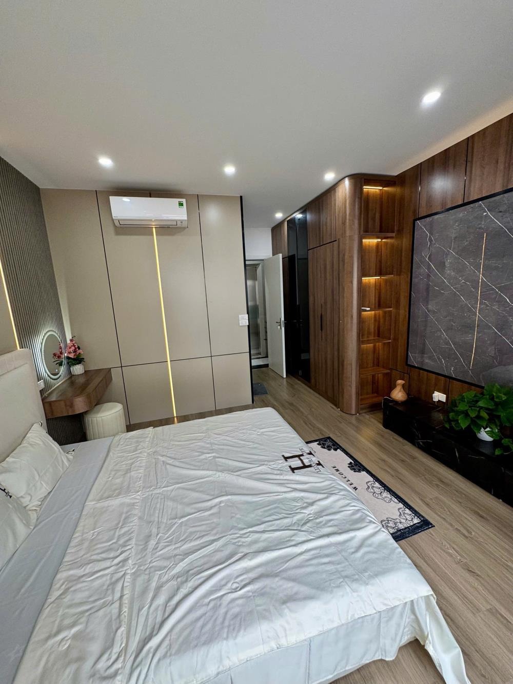 Công Viên Lâm Hạ - Nguyễn Văn Cừ: Vị trí Đắc Địa, Ô Tô Vào Nhà, Tiện Ích Vượt Trội