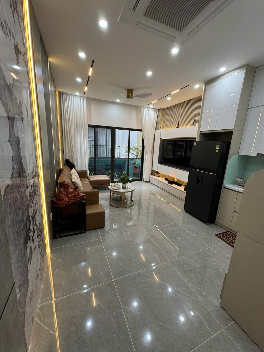 Công Viên Lâm Hạ - Nguyễn Văn Cừ: Vị trí Đắc Địa, Ô Tô Vào Nhà, Tiện Ích Vượt Trội