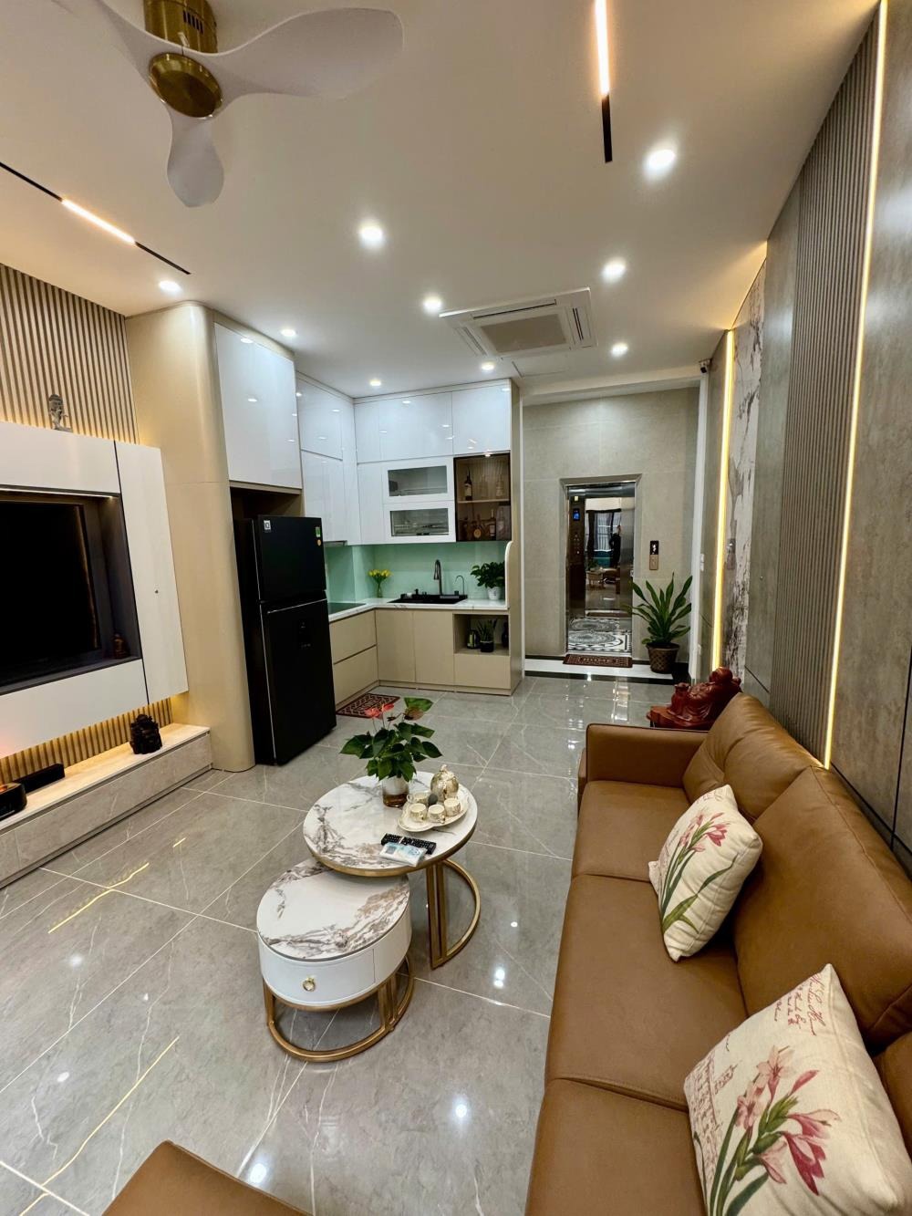 Công Viên Lâm Hạ - Nguyễn Văn Cừ: Vị trí Đắc Địa, Ô Tô Vào Nhà, Tiện Ích Vượt Trội
