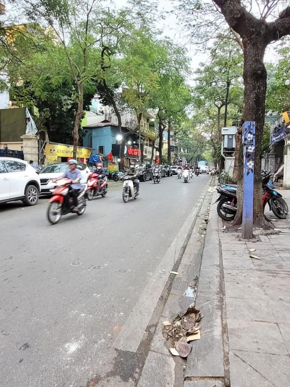 Bán nhà mặt phố Quán Thánh, Ba Đình - Lô Góc - 6 Tầng - 36 Tỷ