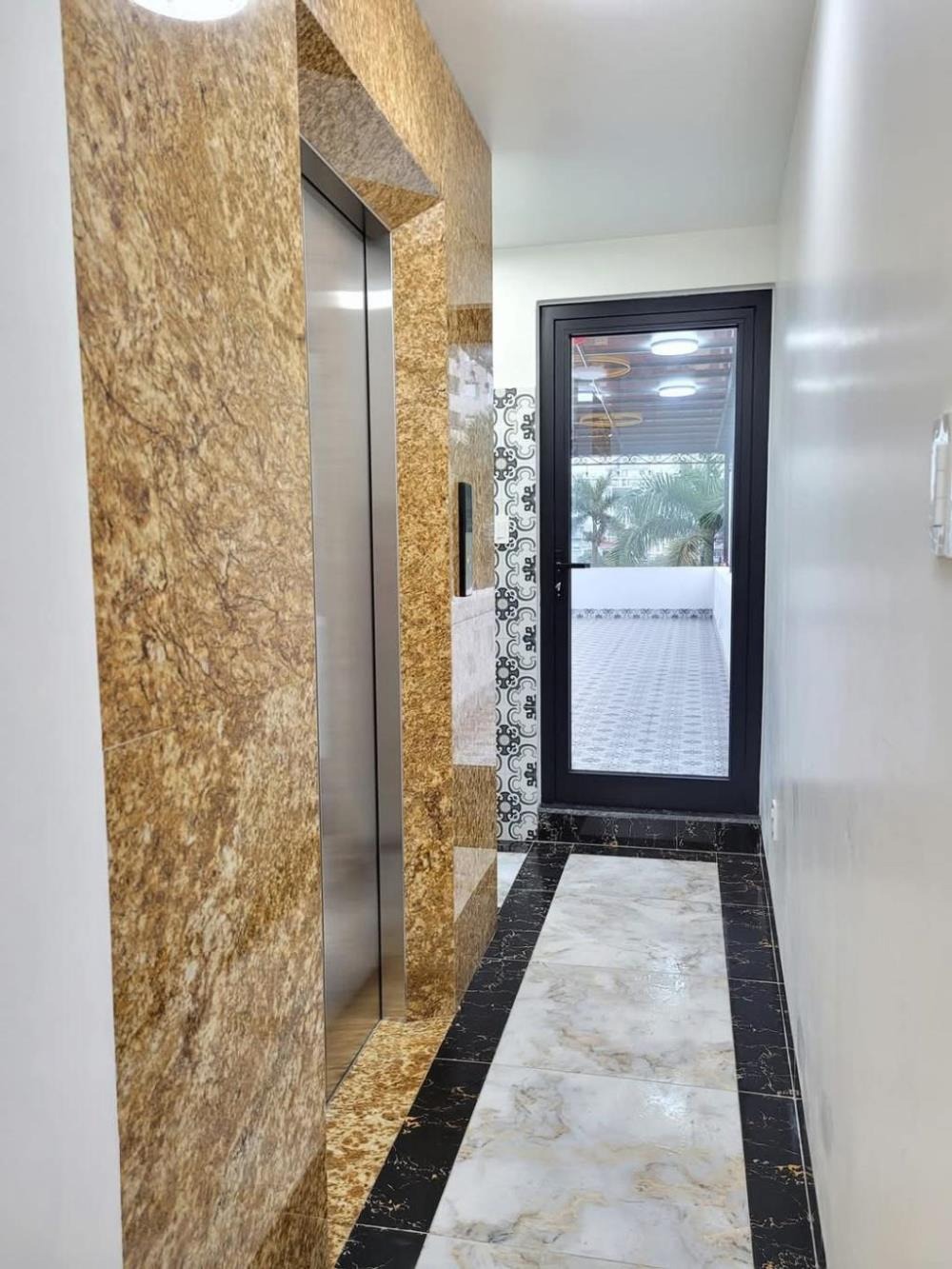 Bán nhà mặt phố Quán Thánh, Ba Đình - Lô Góc - 6 Tầng - 36 Tỷ