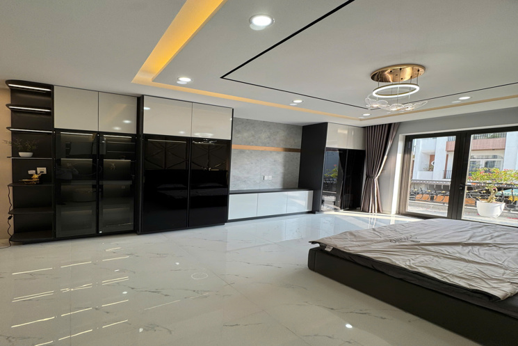 + Ngũ Hành Sơn ,Toà khách sạn 6,5 tầng hiện đại, gần trung tâm Chính quận, đi bộ vài phút ra bãi