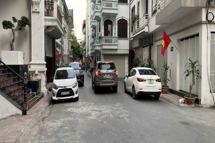 Bán nhà Nguyễn Văn Cừ 37m 7 tầng thang máy, Gara ô tô hơn 13 tỷ
