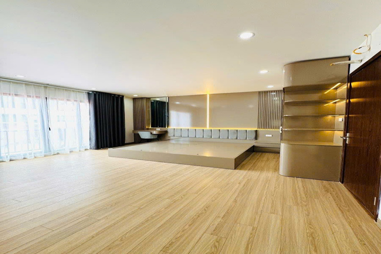 Bán nhà Ngọc Thuỵ 50m 6 tầng Mt4.2m lô góc, thang máy hơn 11 tỷ