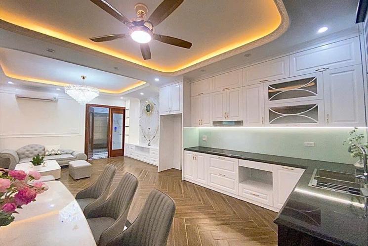 Chính chủ bán nhà phố Bà Triệu – 5 tầng, 60m², cách mặt phố chỉ 15m, giá tốt 10.5 tỷ
